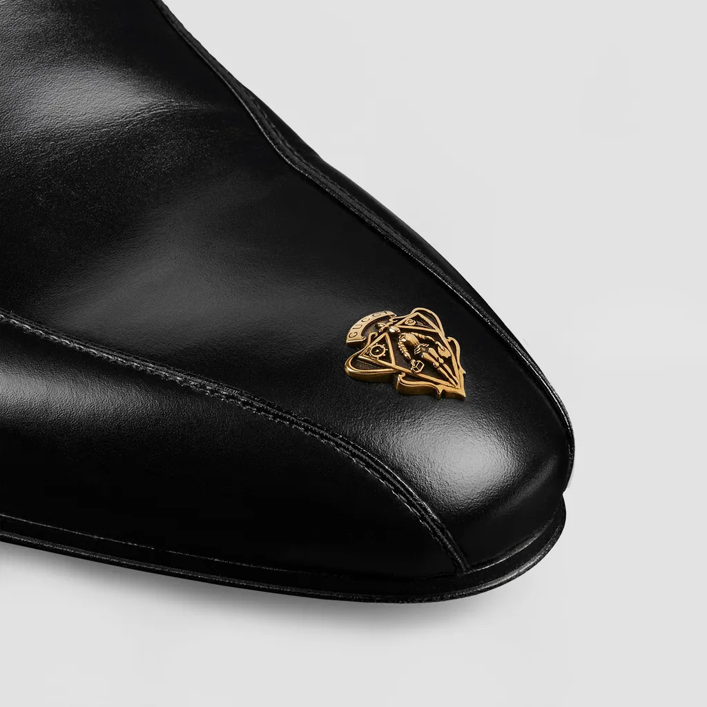 Loafer With Gucci Crest