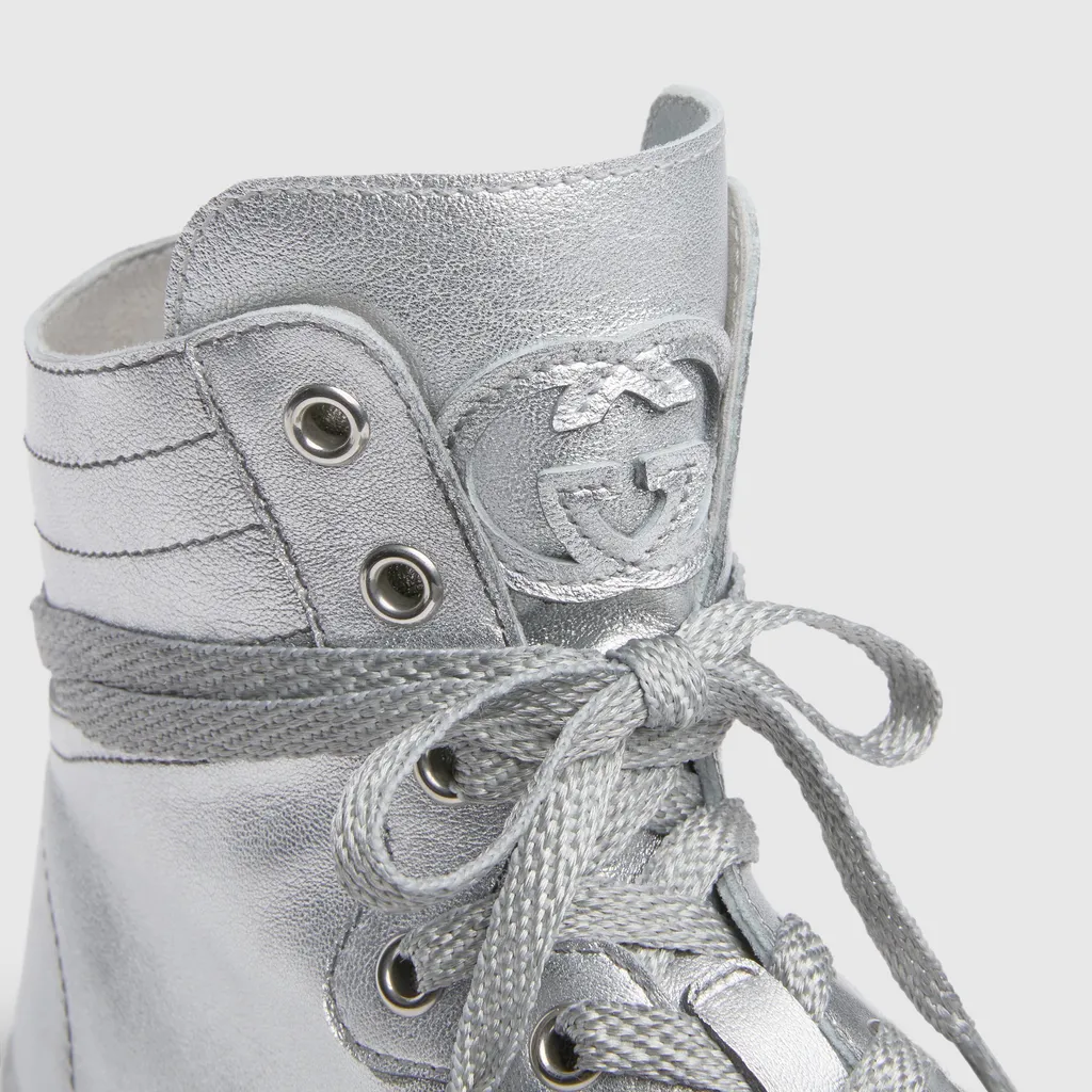 Stretch High-Top Trainer