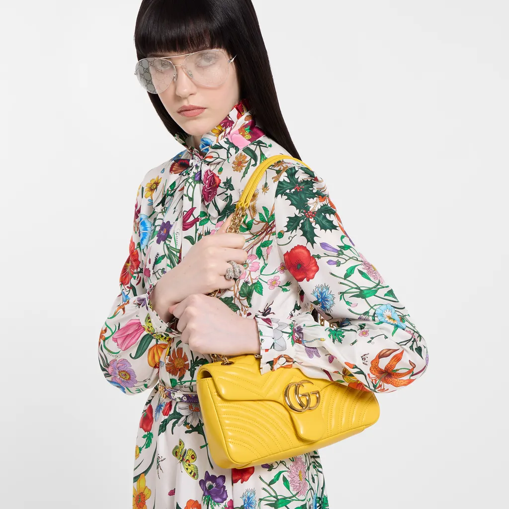 Gg Marmont Medium Shoulder Bag