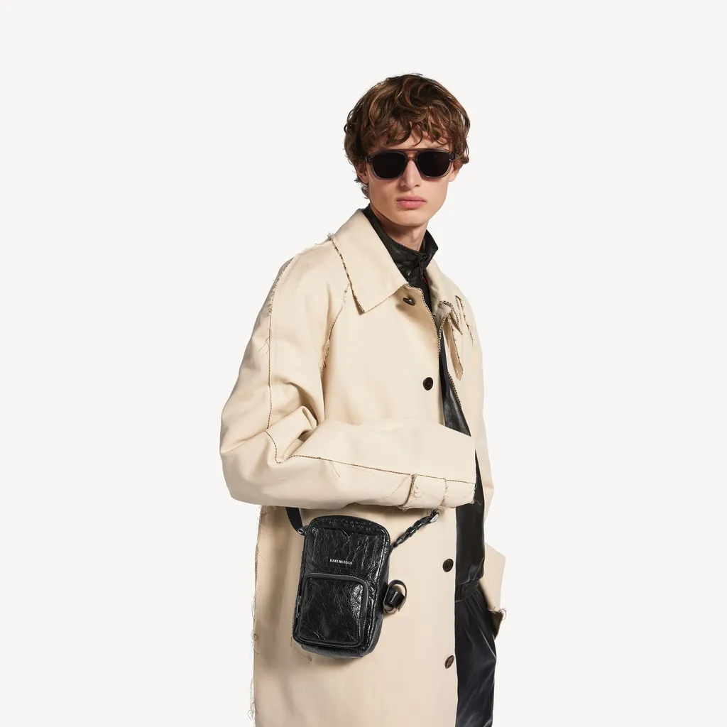 Superbusy Vertical Crossbody Bag