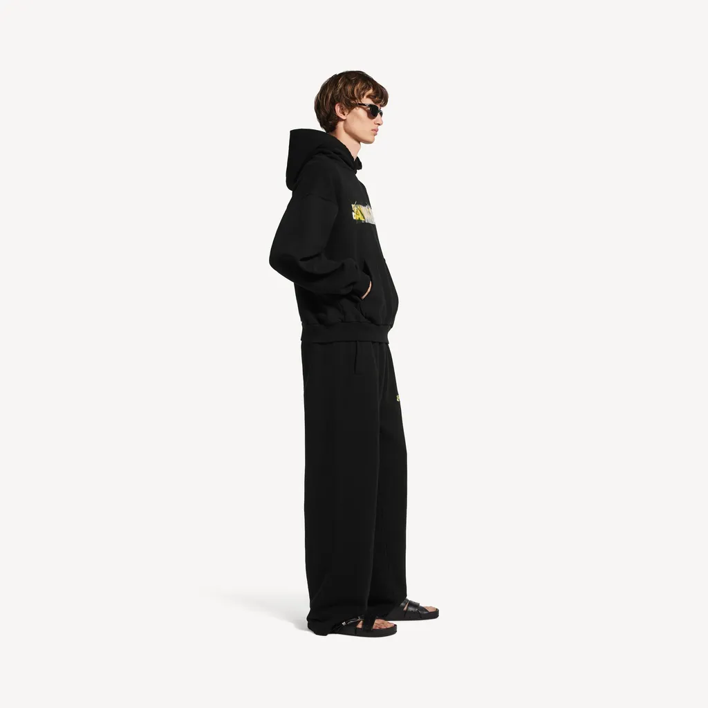 Messy Spray Hoodie Medium Fit