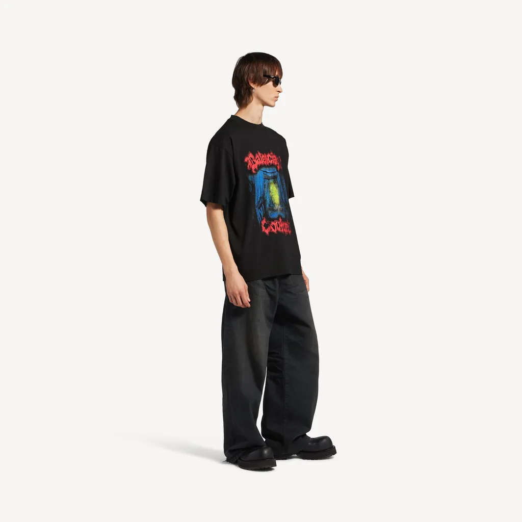 Salon De Couture T-Shirt Medium Fit