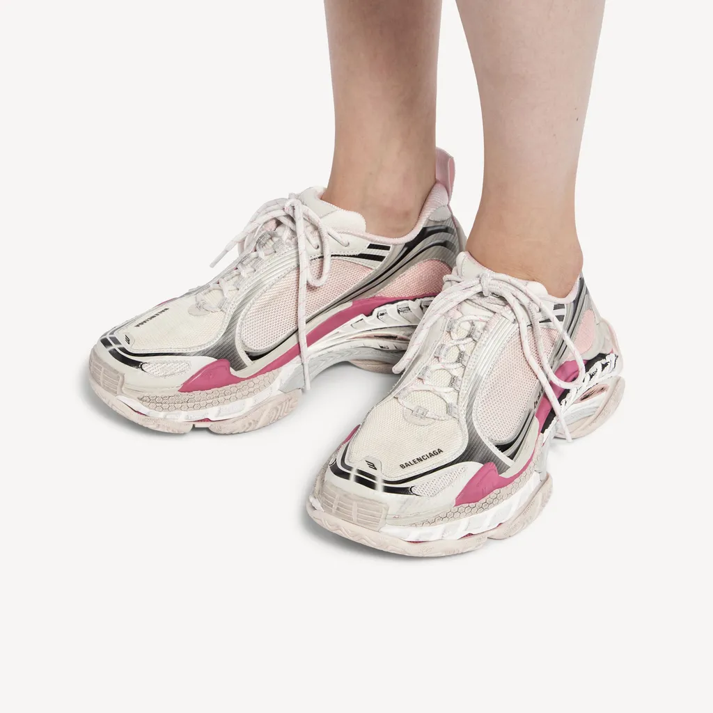 Triple S.2 Gradient Sneaker