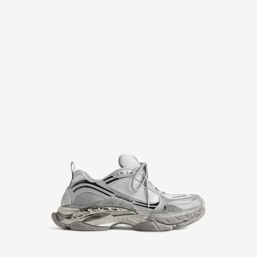 Triple S.2 Gradient Sneaker