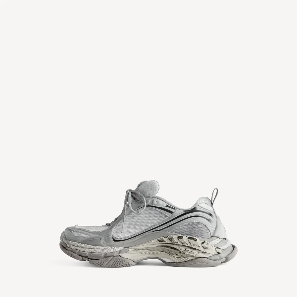 Triple S.2 Gradient Sneaker