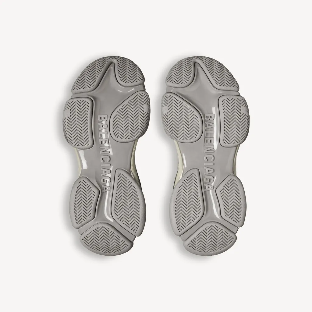 Triple S.2 Gradient Sneaker