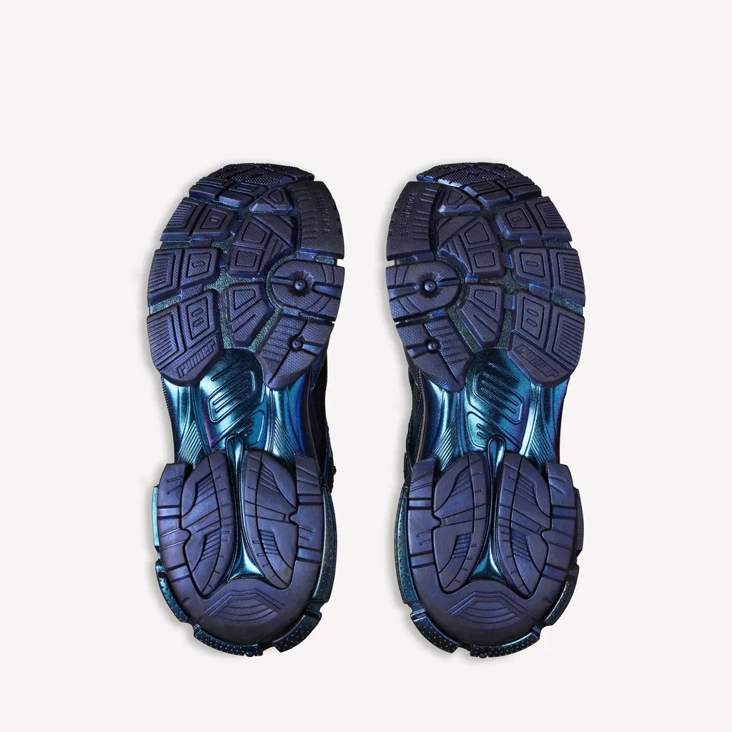 Runner Iridescent Sneaker
