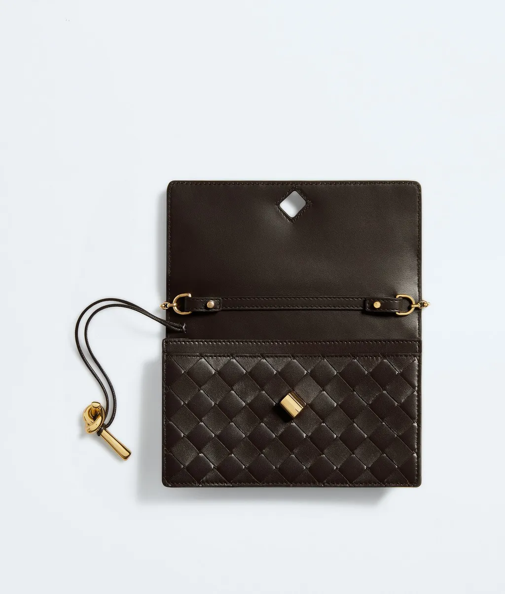 Andiamo Pouch On Chain