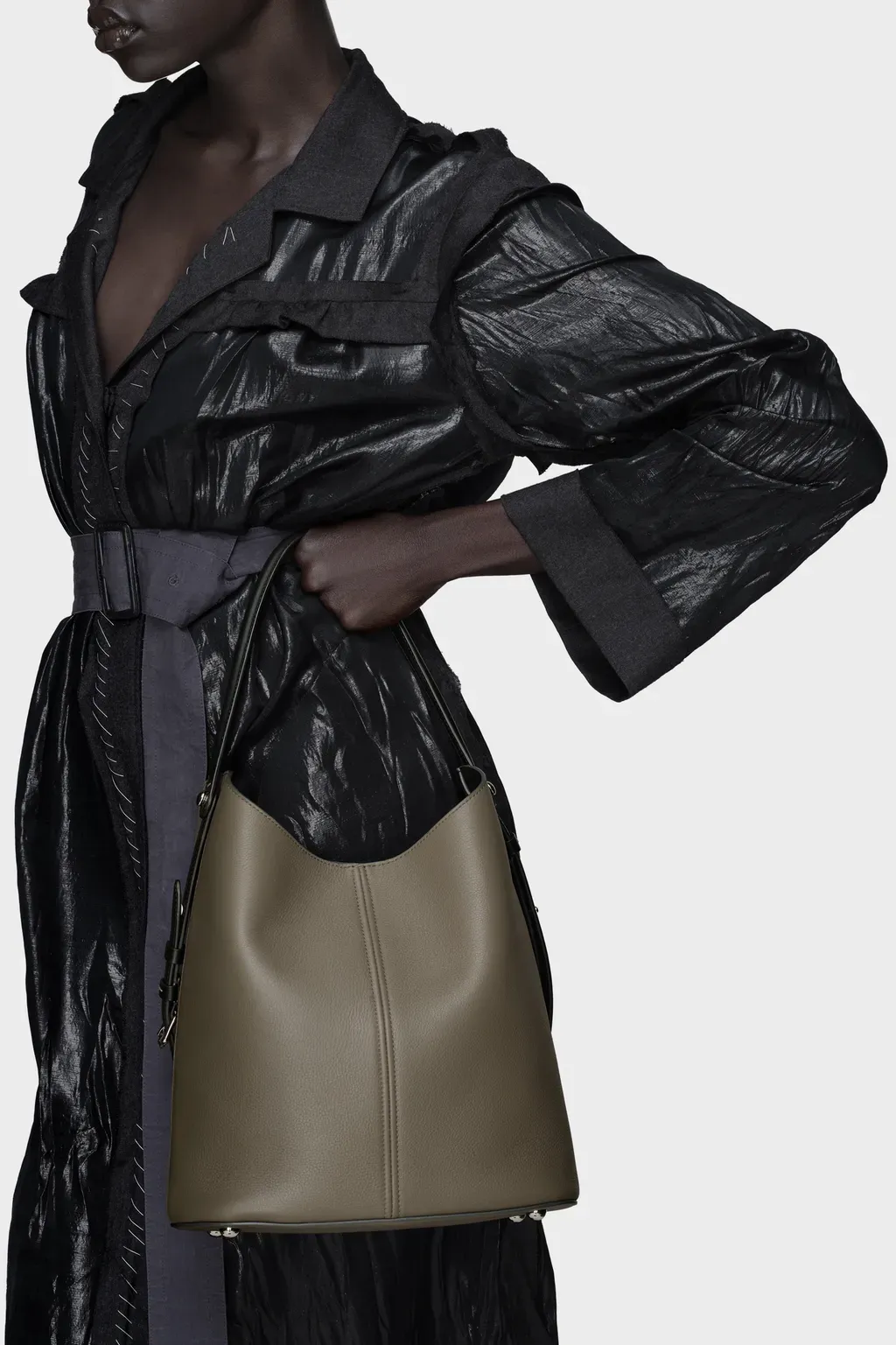 Dress-Age Hobo