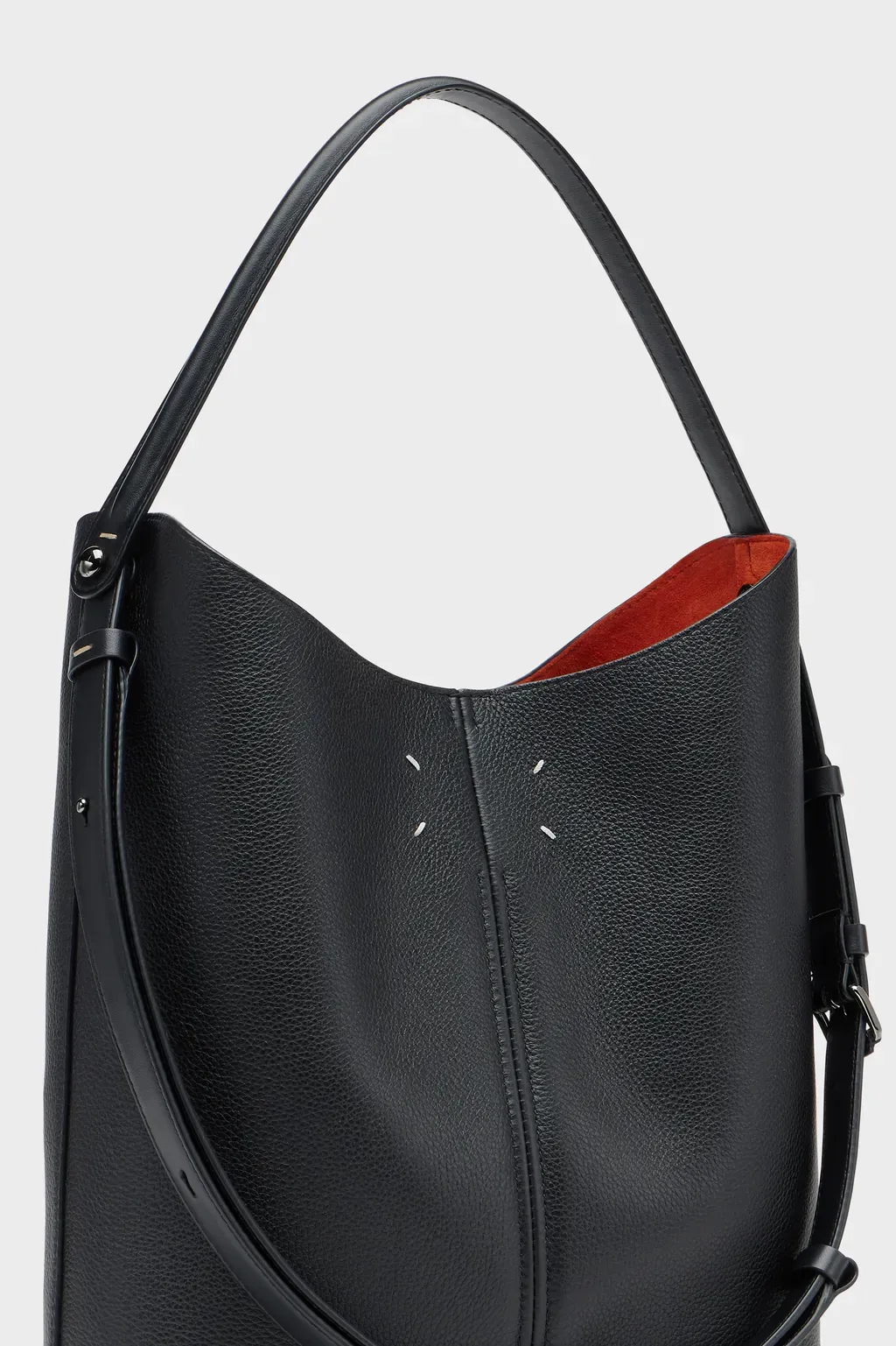 Dress-Age Hobo