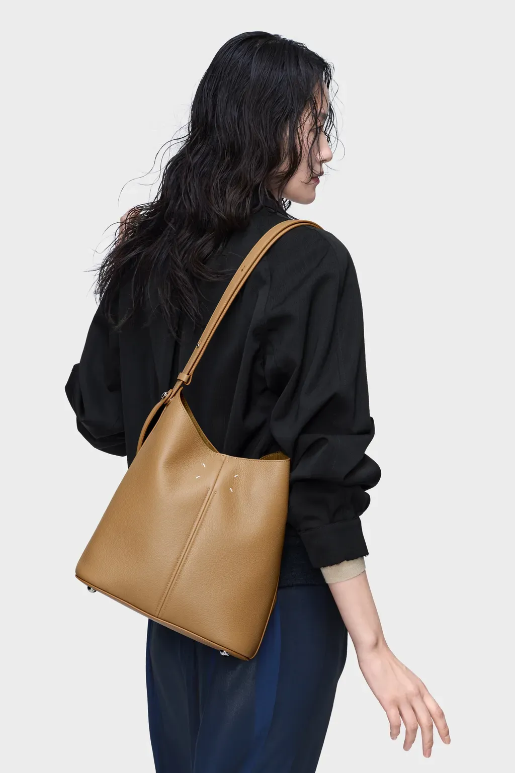 Dress-Age Hobo