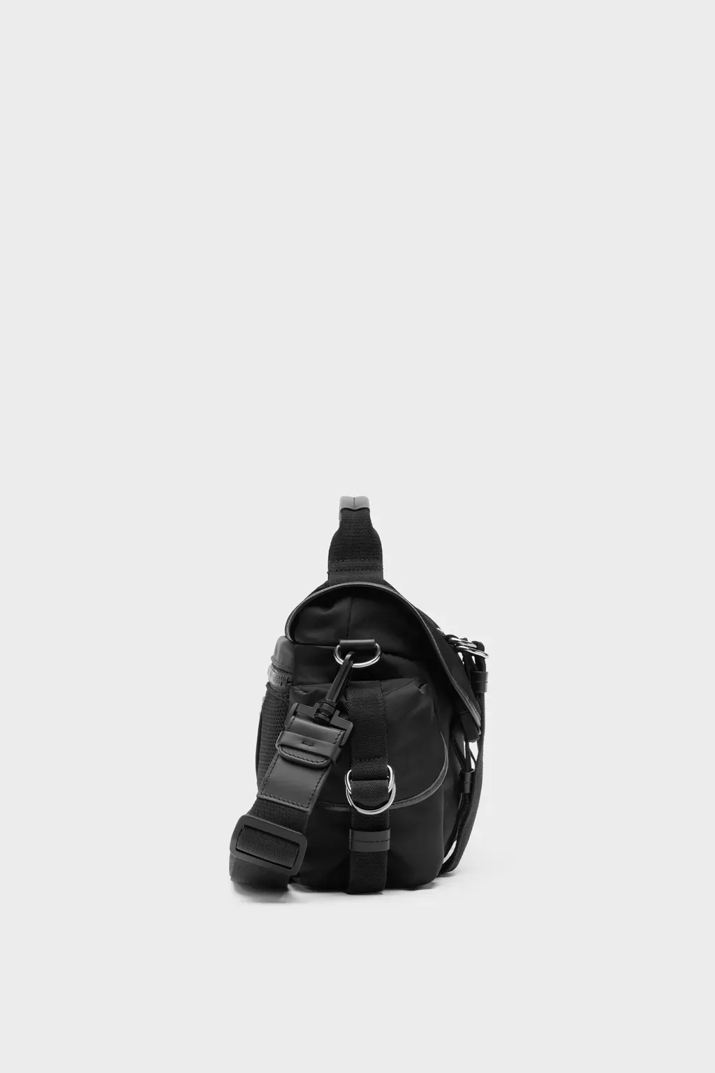 High Tech Messenger Small