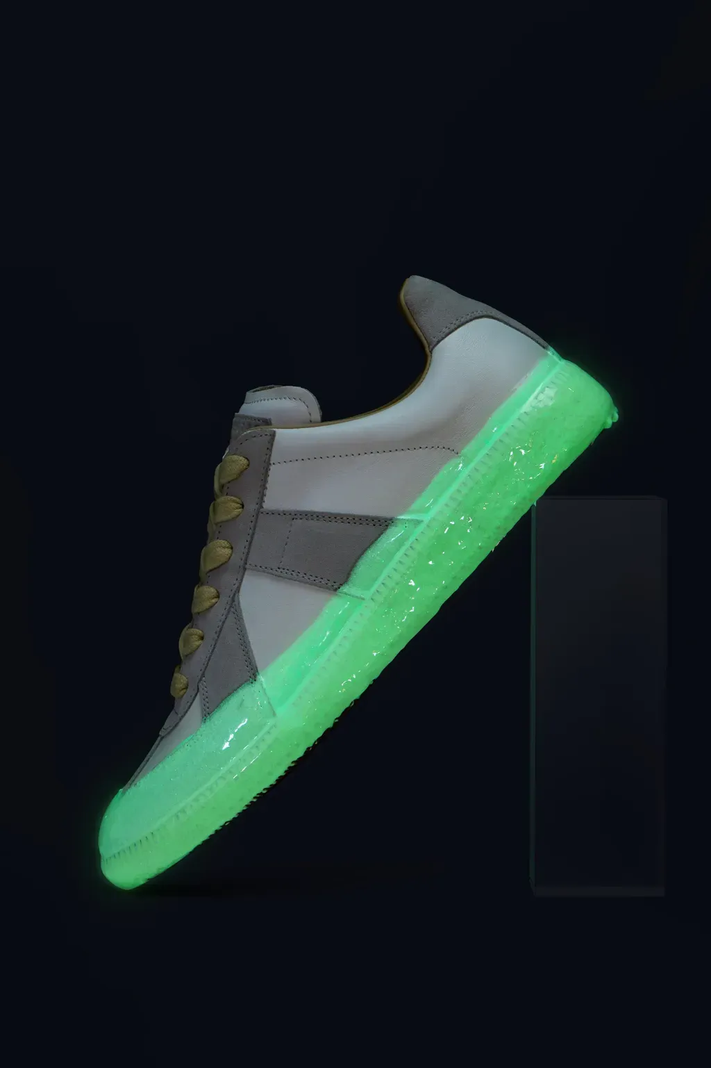 Replica Glow