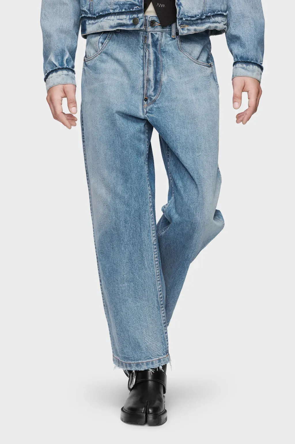 Straight-Leg Cropped Jeans