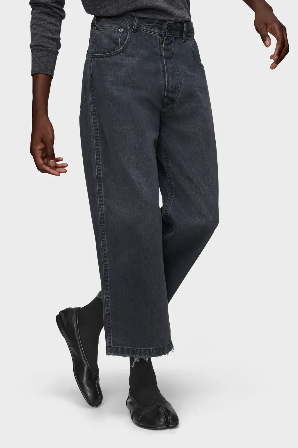 Straight-Leg Cropped Jeans