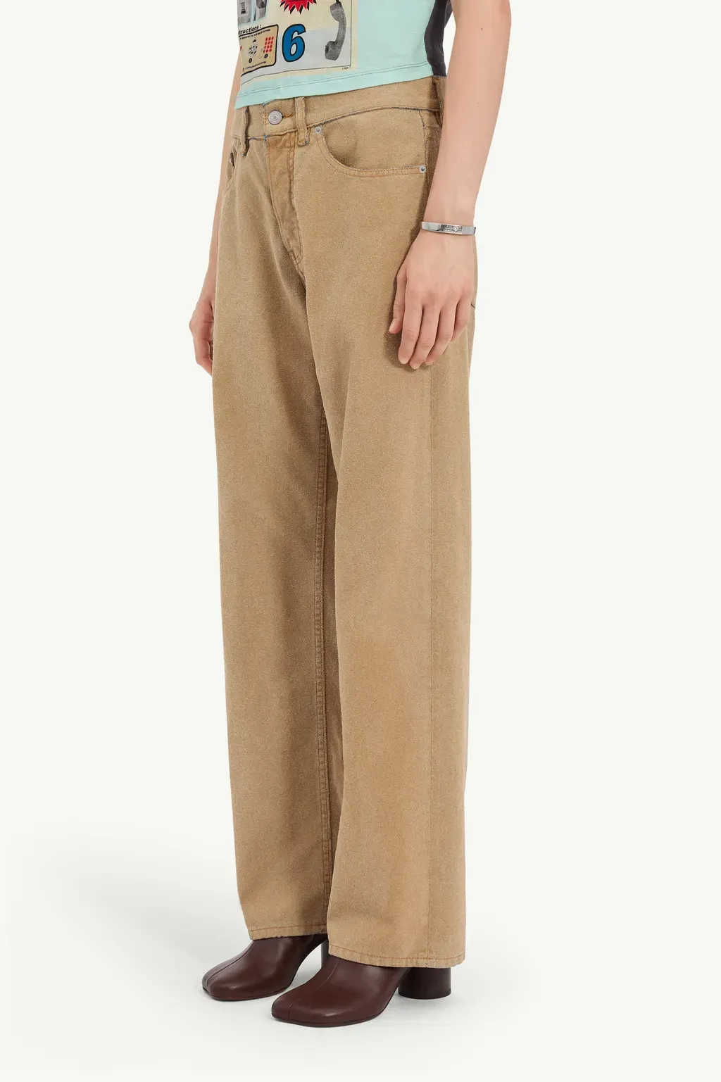 Wide-Leg Jeans