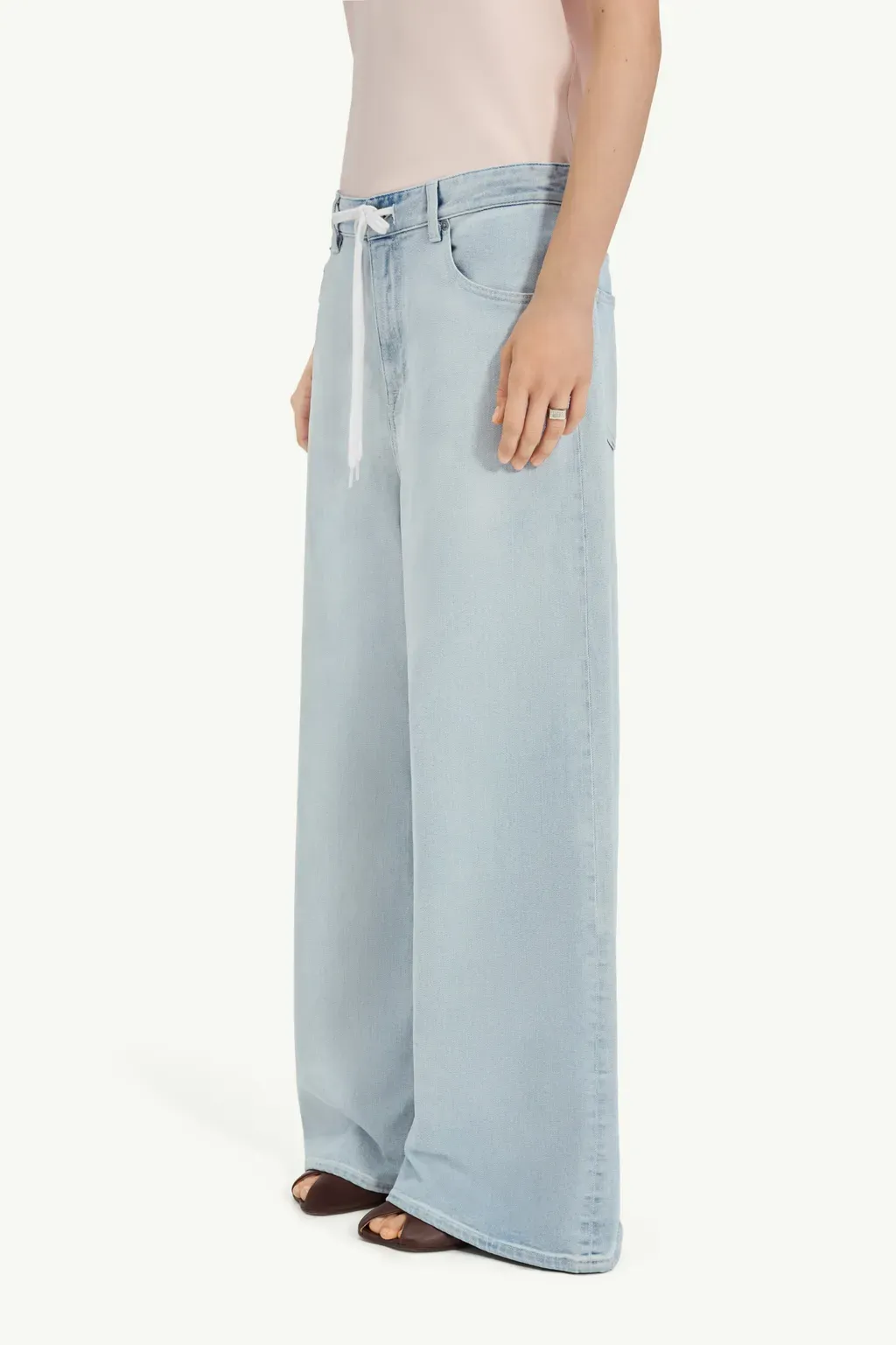 Wide-Leg Jeans