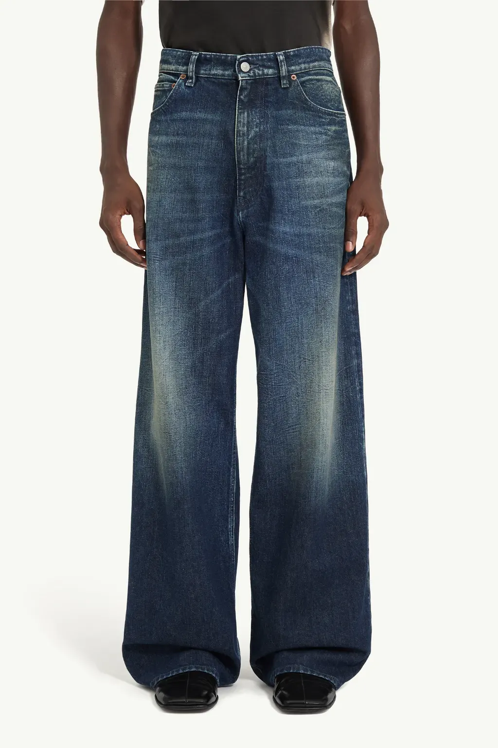 Wide-Leg Jeans