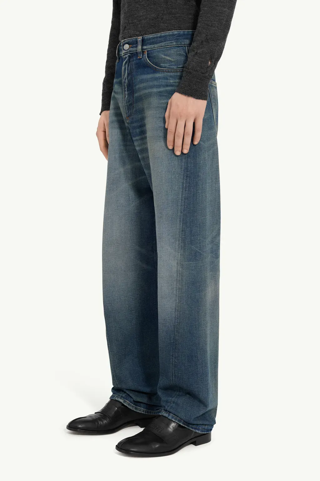 Wide-Leg Jeans