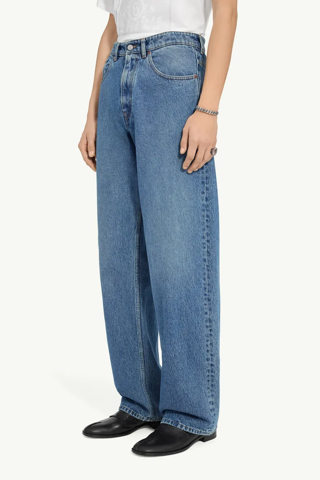 Wide-Leg Jeans