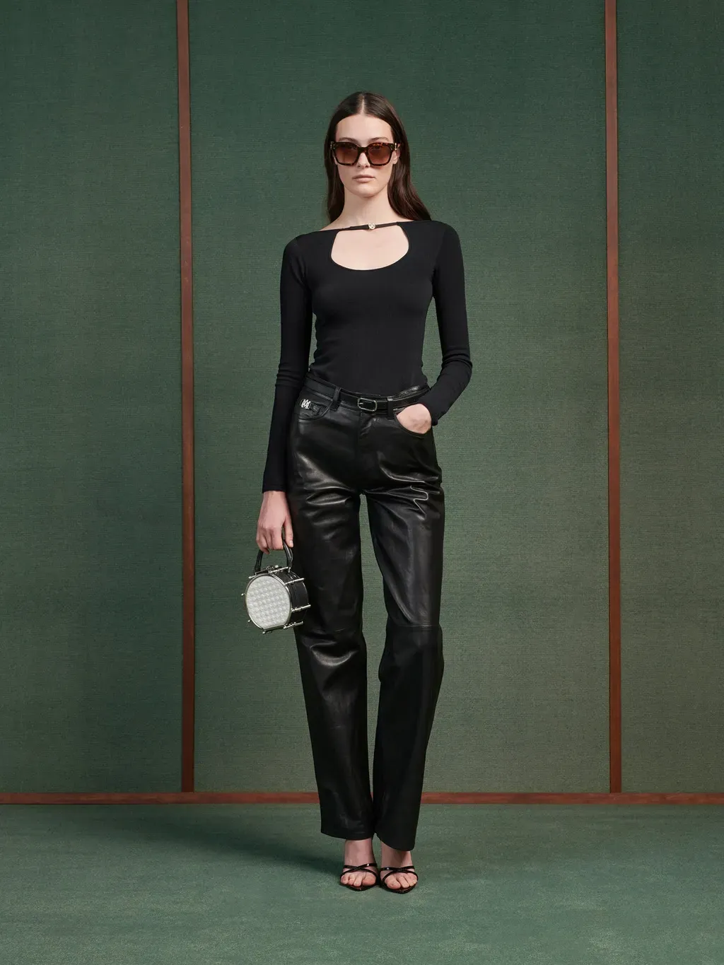 Women - Leather Wide Straight - Black
