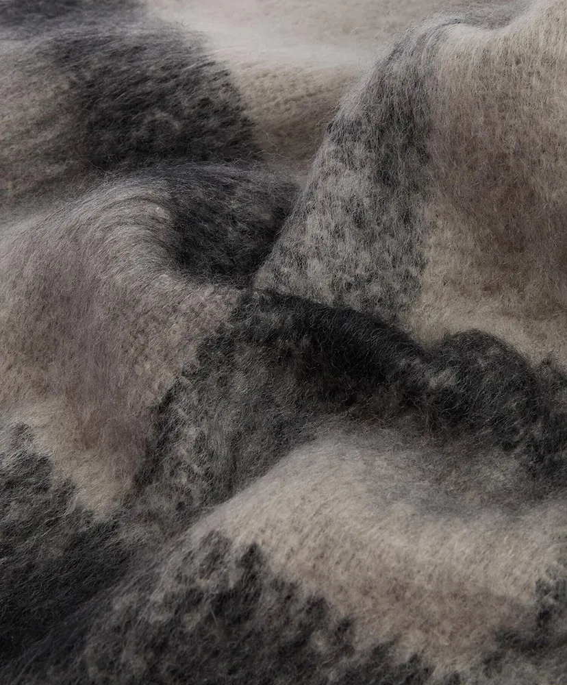 Isla Tartan Boucle Scarf