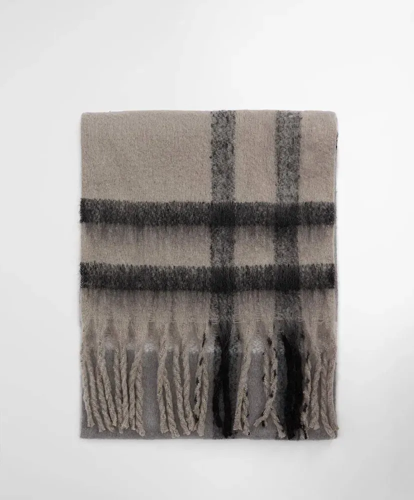 Isla Tartan Boucle Scarf