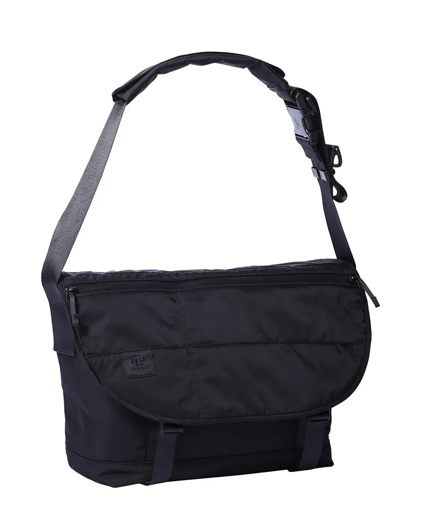 Black Beauty - Messenger Bag