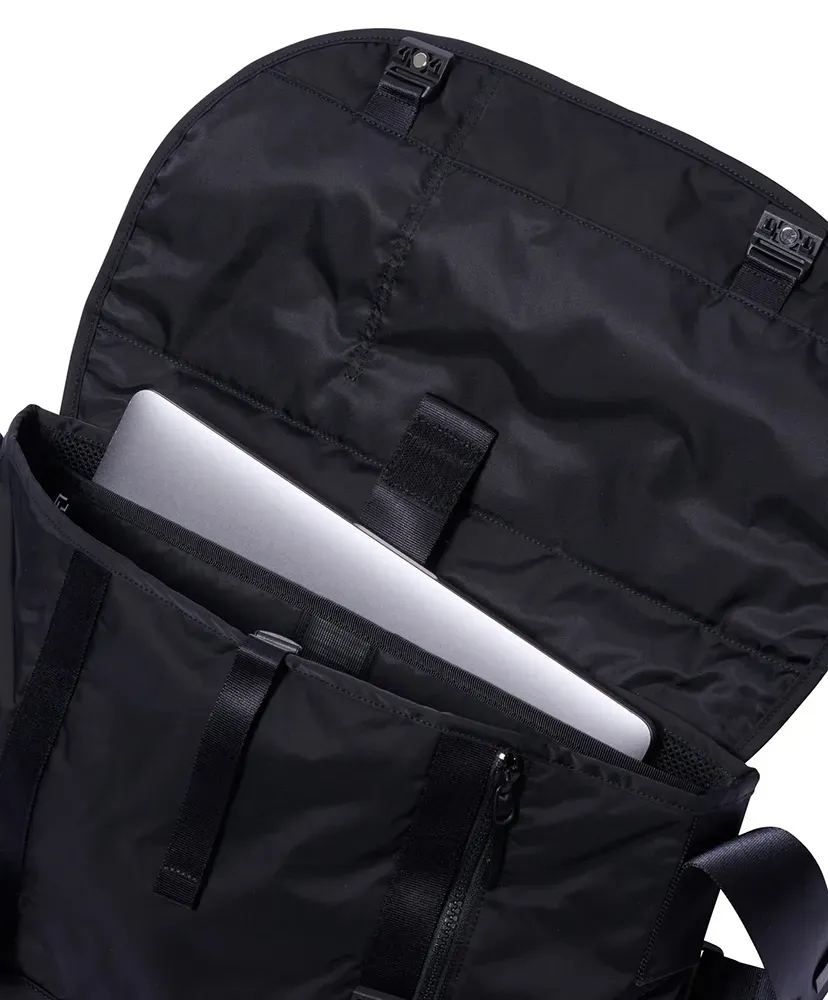 Black Beauty - Messenger Bag