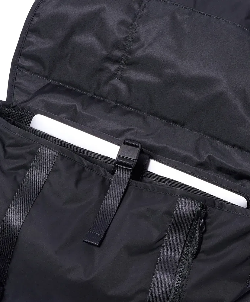 Black Beauty - Messenger Bag