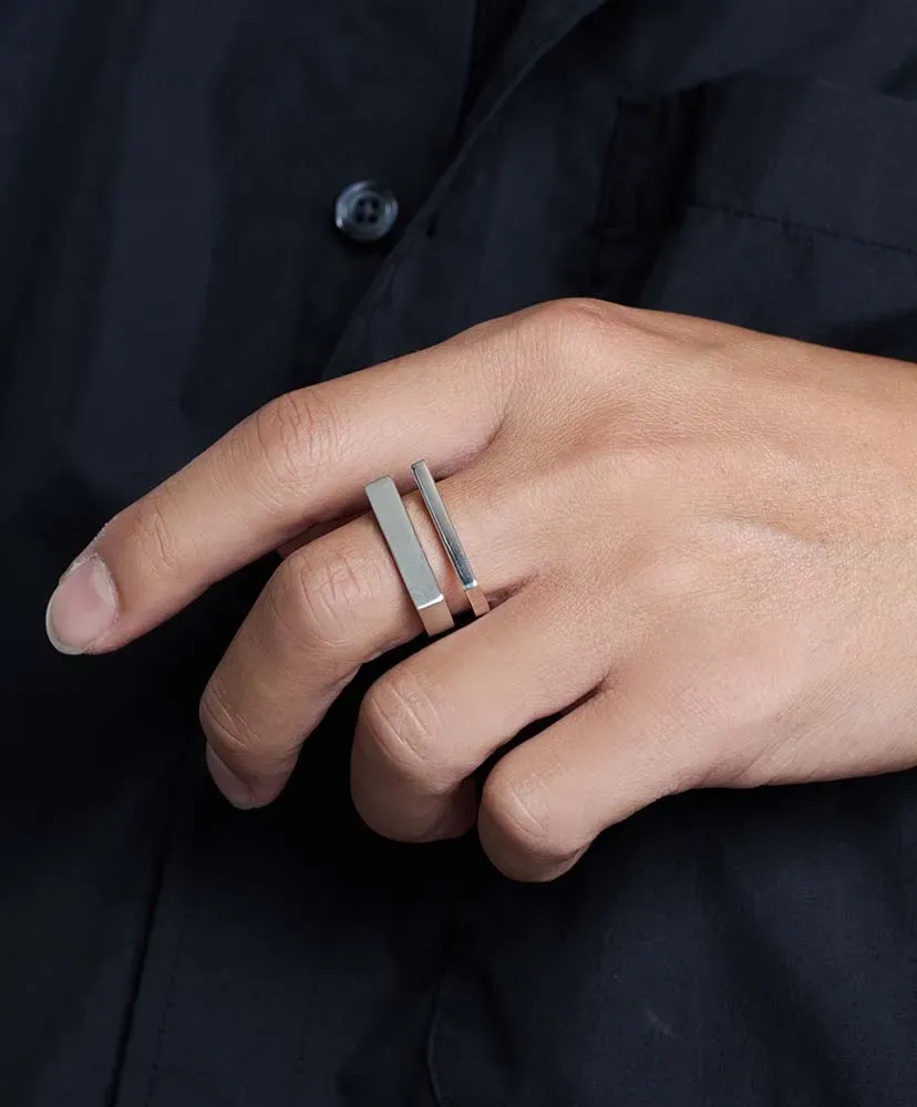 Different Width Ring With Hair Line