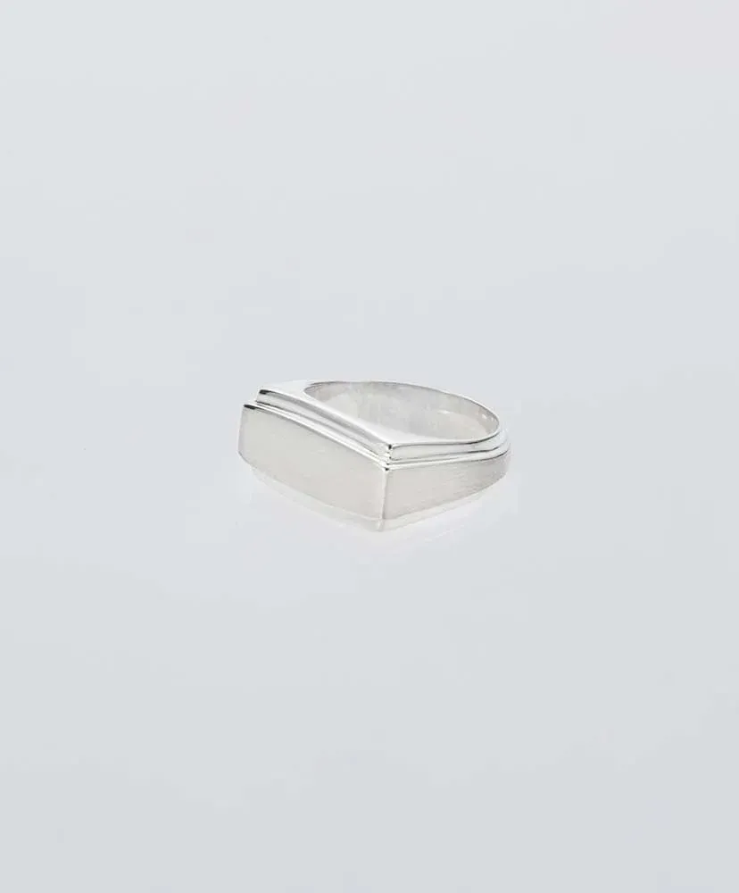 Center Weight Ring With Hair Line
