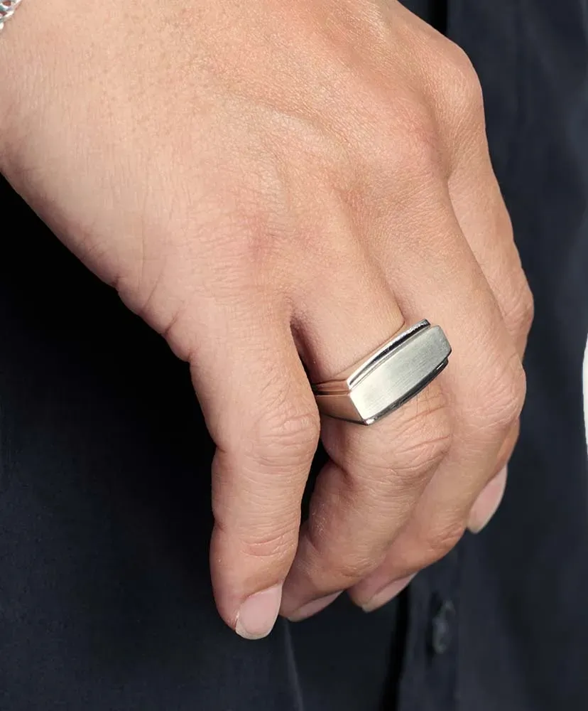 Center Weight Ring With Hair Line