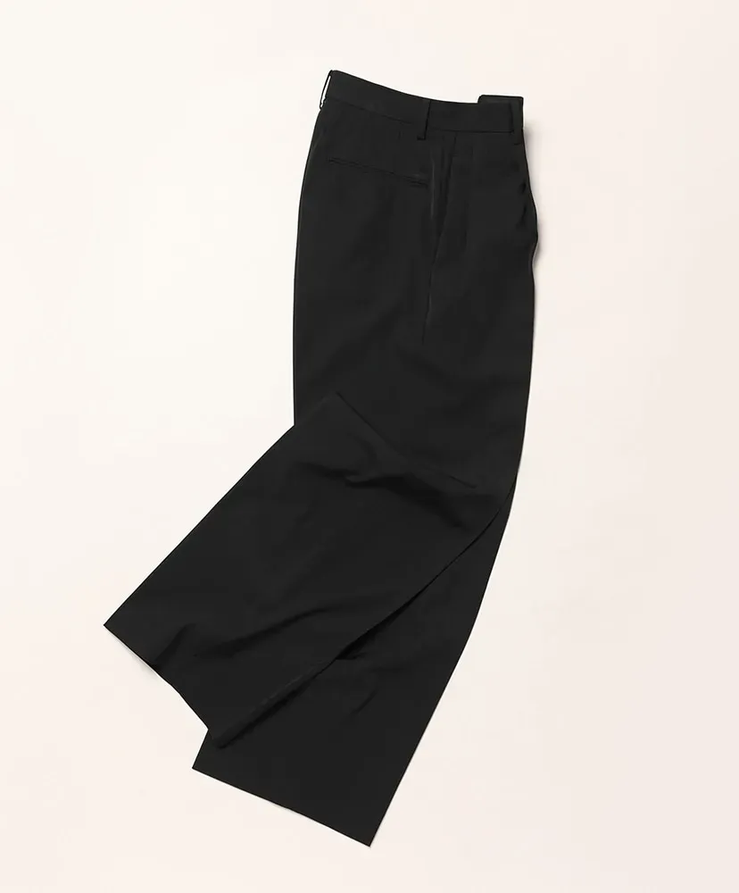 Light Wool Max Gabardine Two-Tuck Slacks