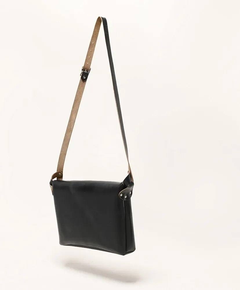 Horizontal Latch Pouch Large