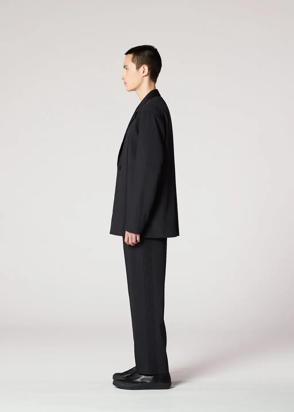 Air Pleats Black