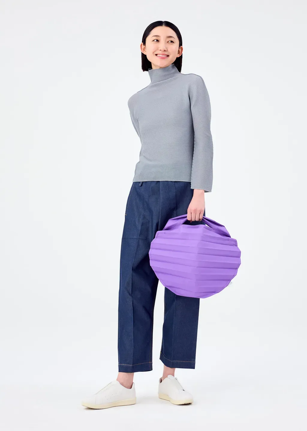 Circle Pleats Bag