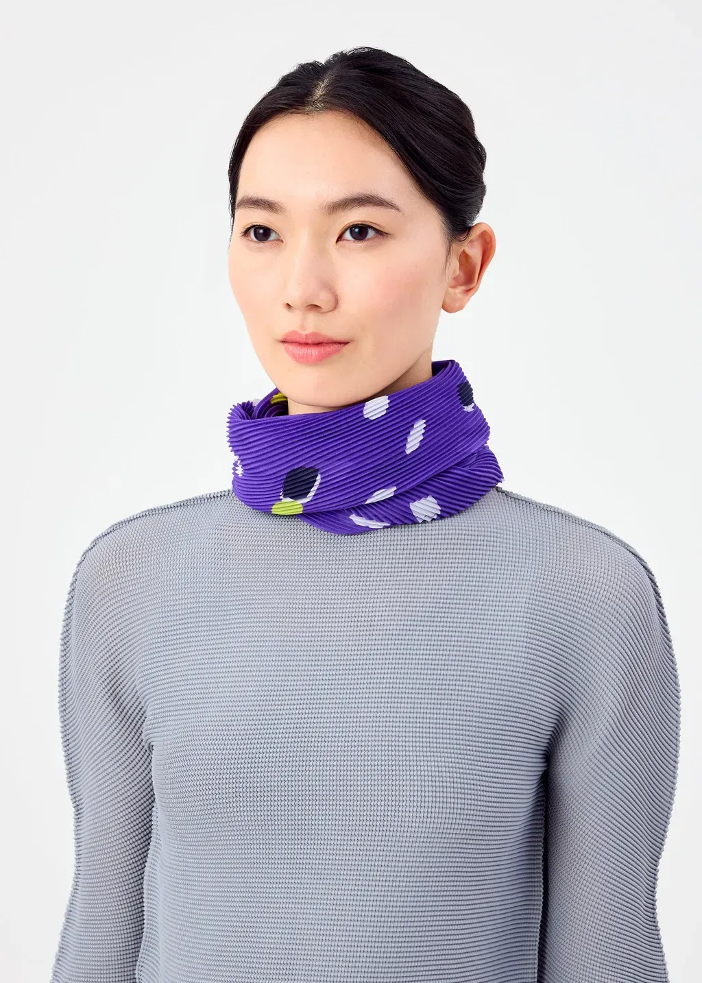 Time Dots Pleats Stole