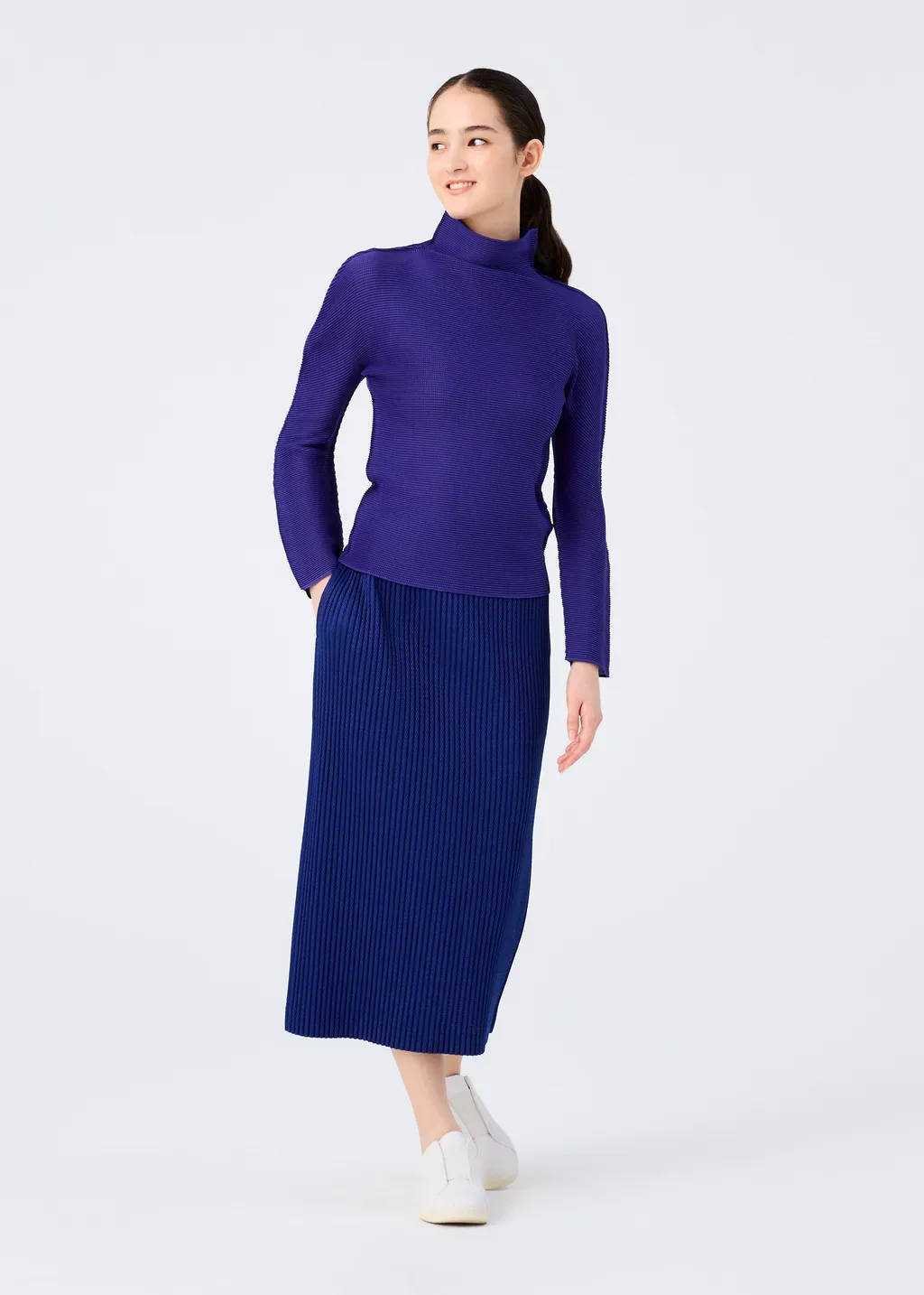 Warm Mesh Pleats