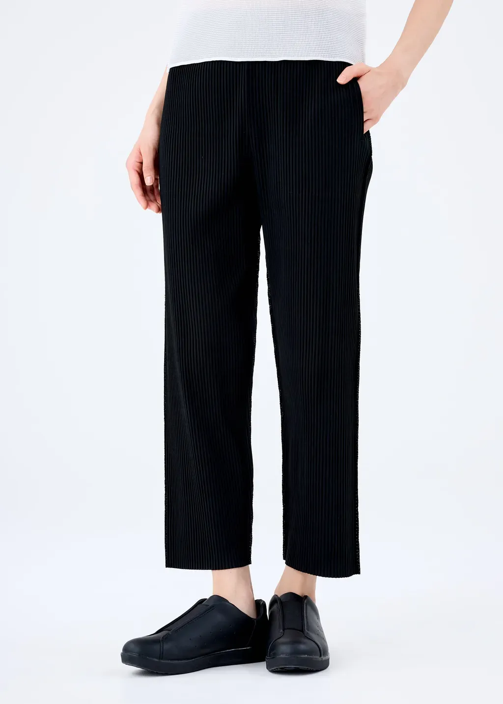 Fine Knit Pleats Black