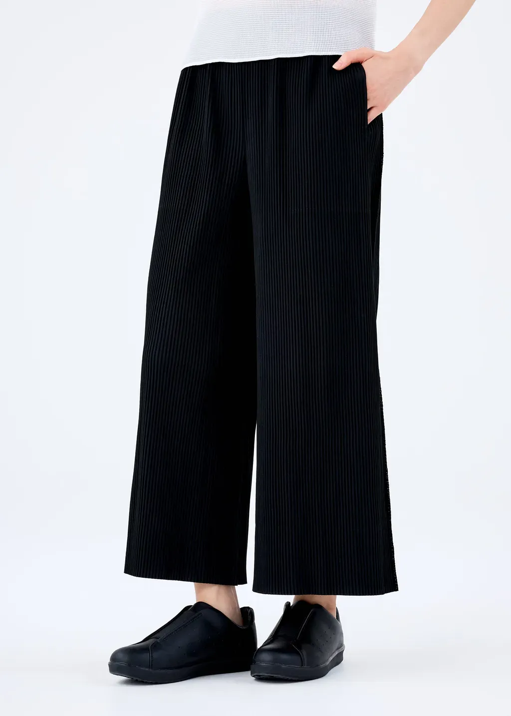 Fine Knit Pleats Black