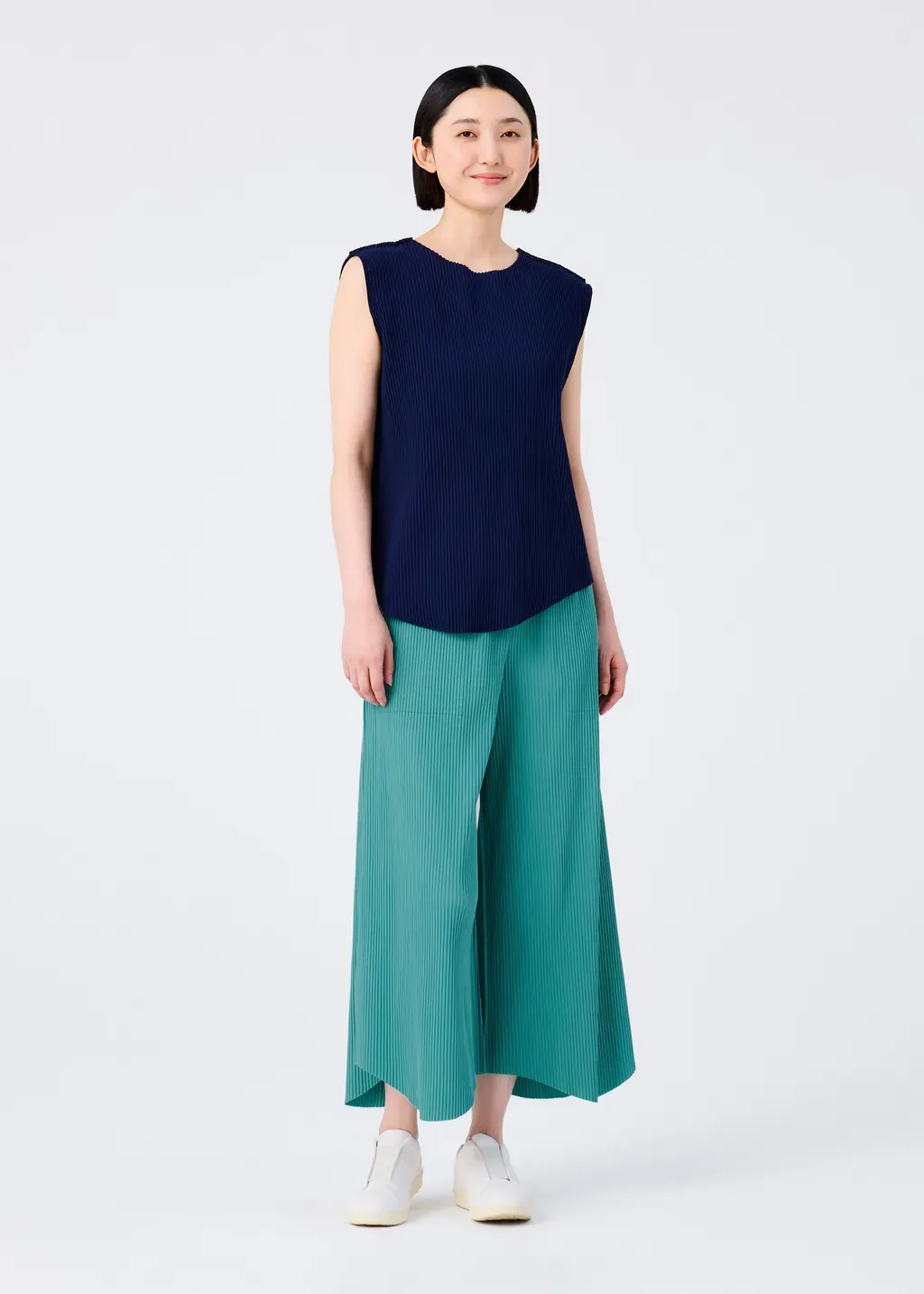 Aurora Pleats