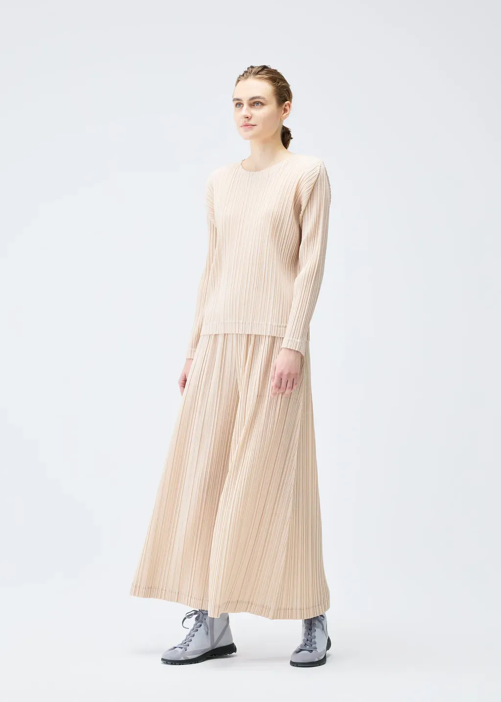 Wool Pleats