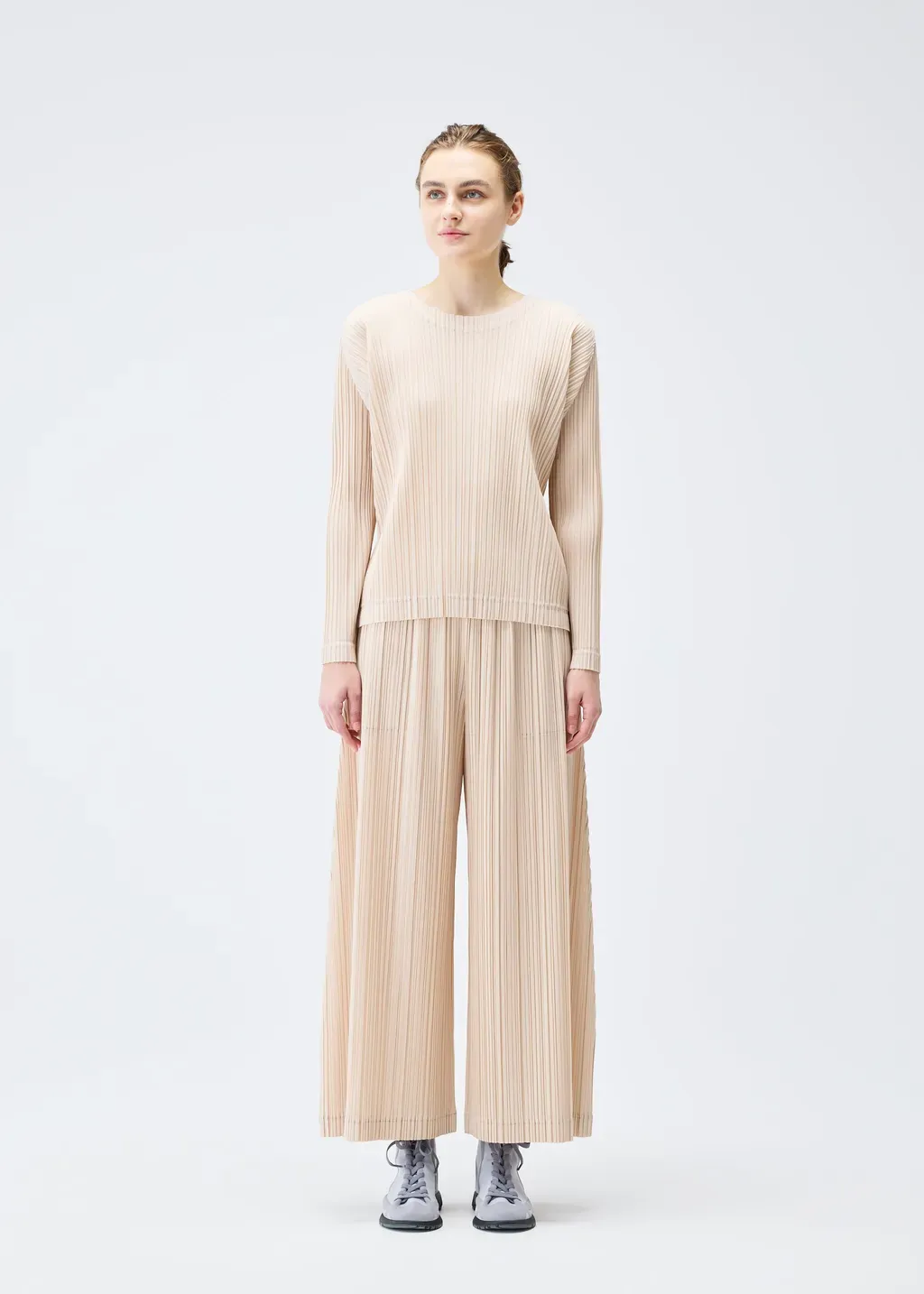 Wool Pleats
