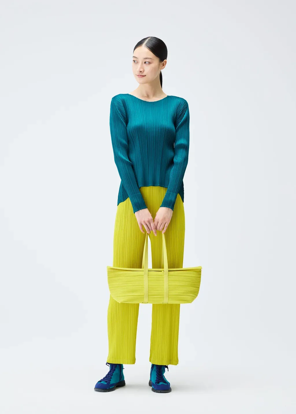Pleats Boston Bag