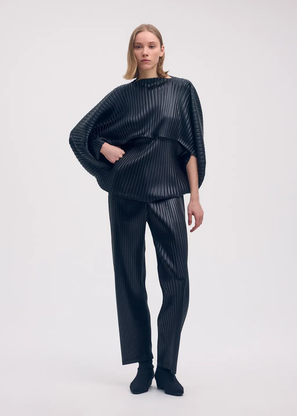 Glossed Metal Pleats