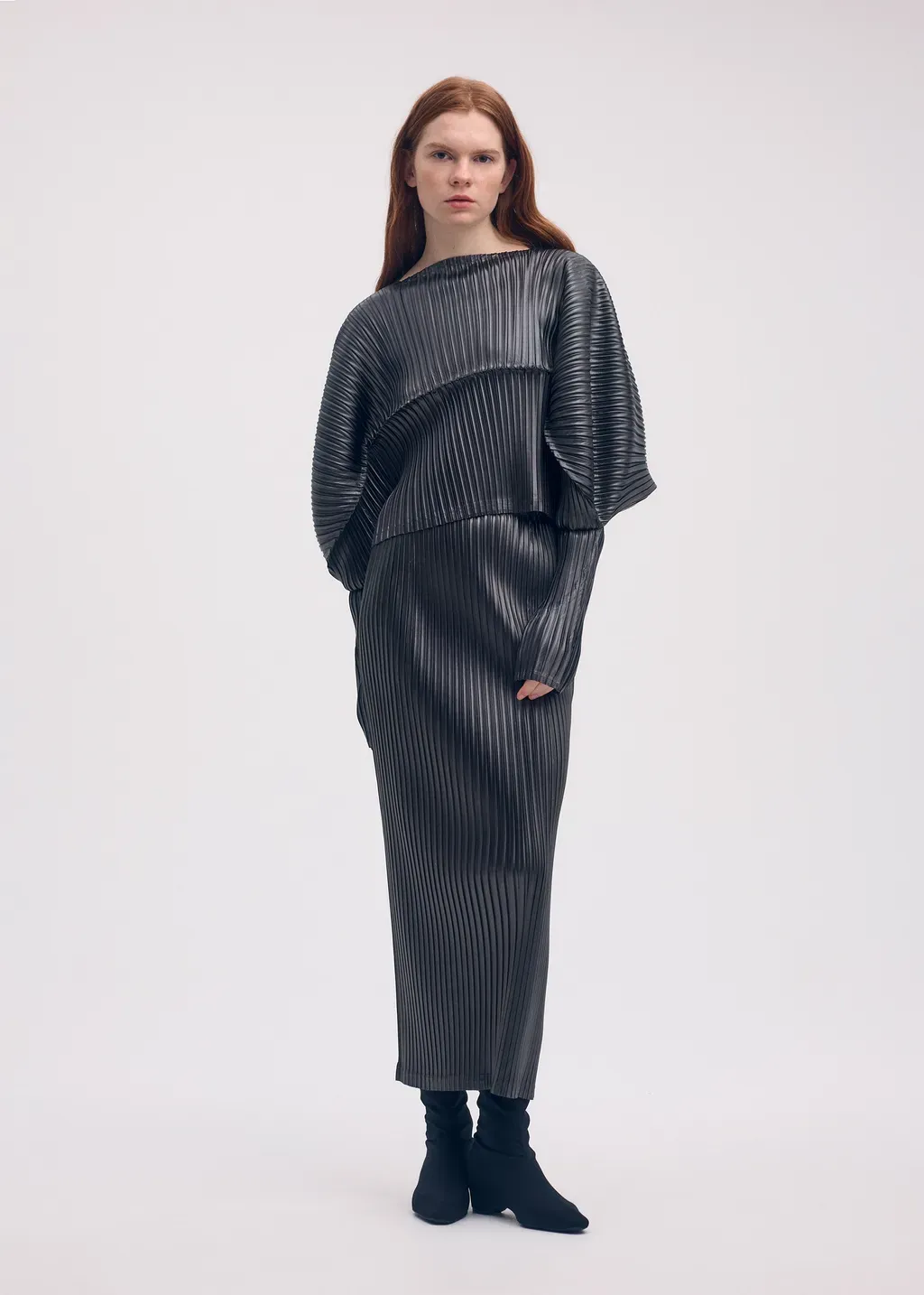 Glossed Metal Pleats