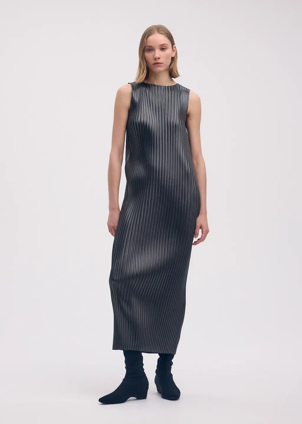 Glossed Metal Pleats