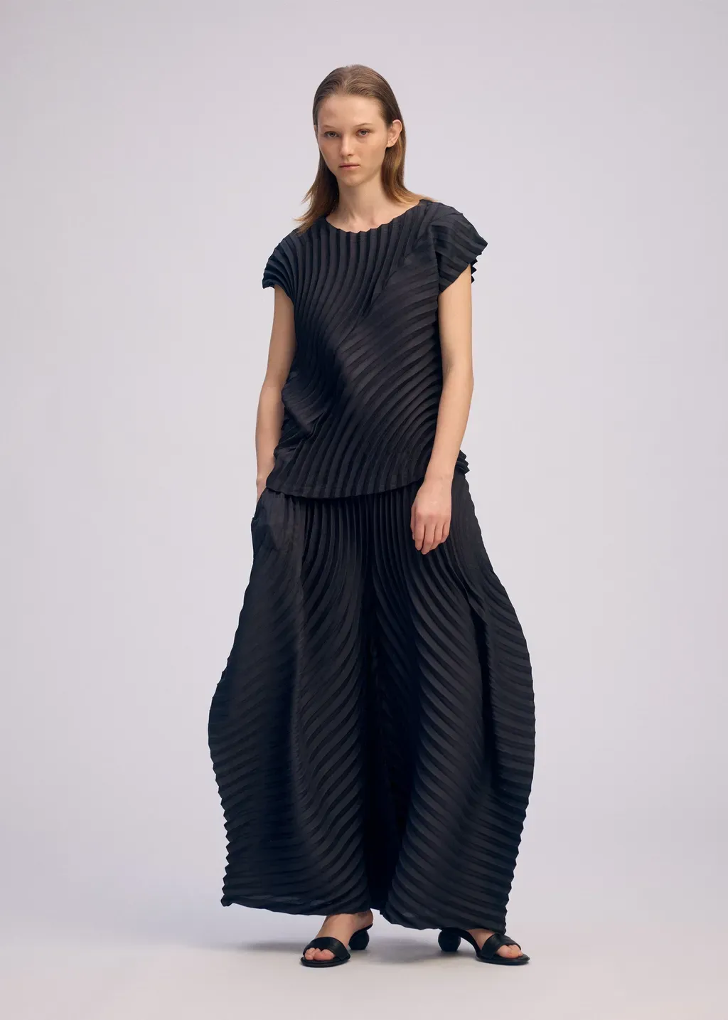 Circle Pleats Pb