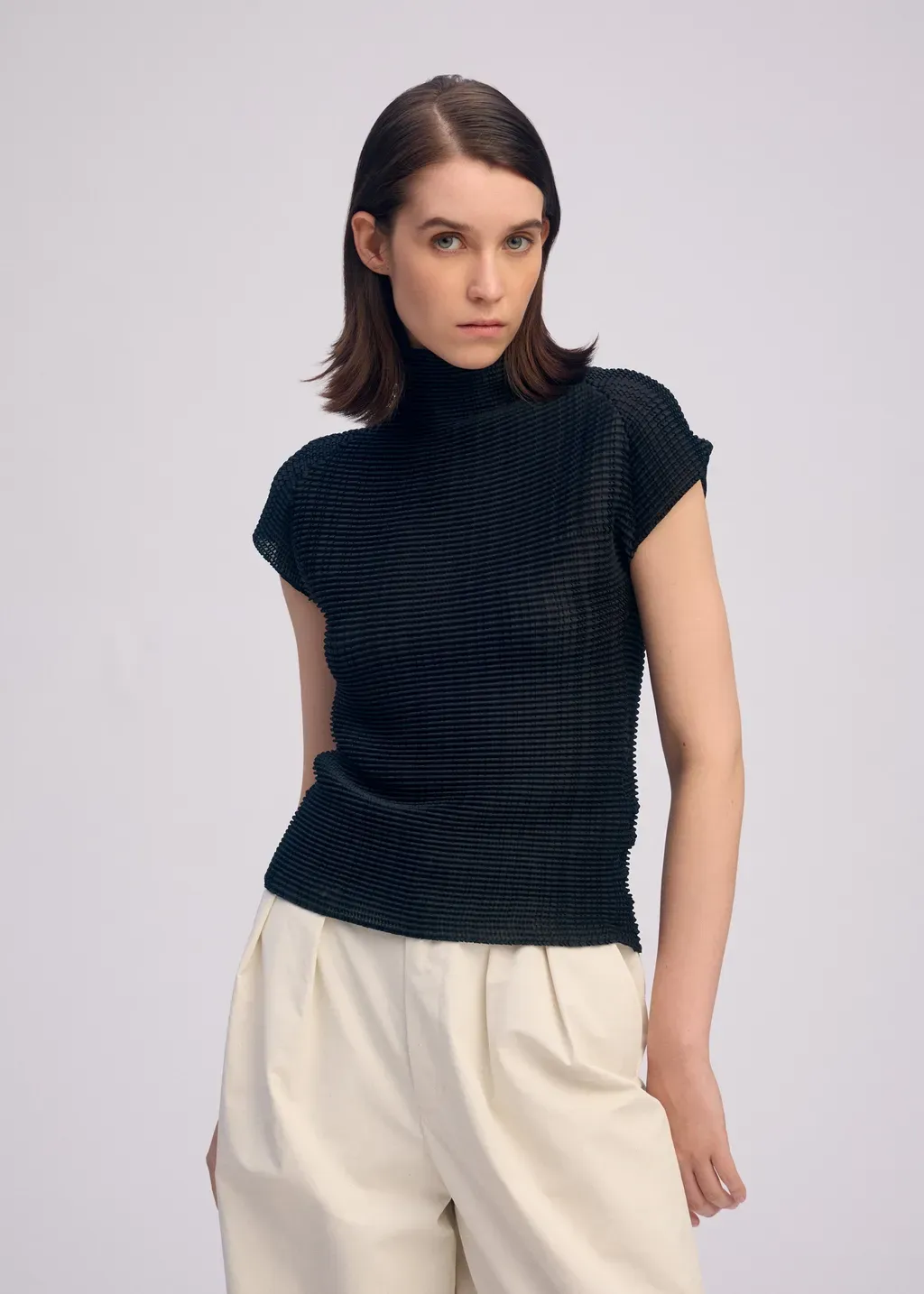 Wooly Pleats Bk/Wt-66